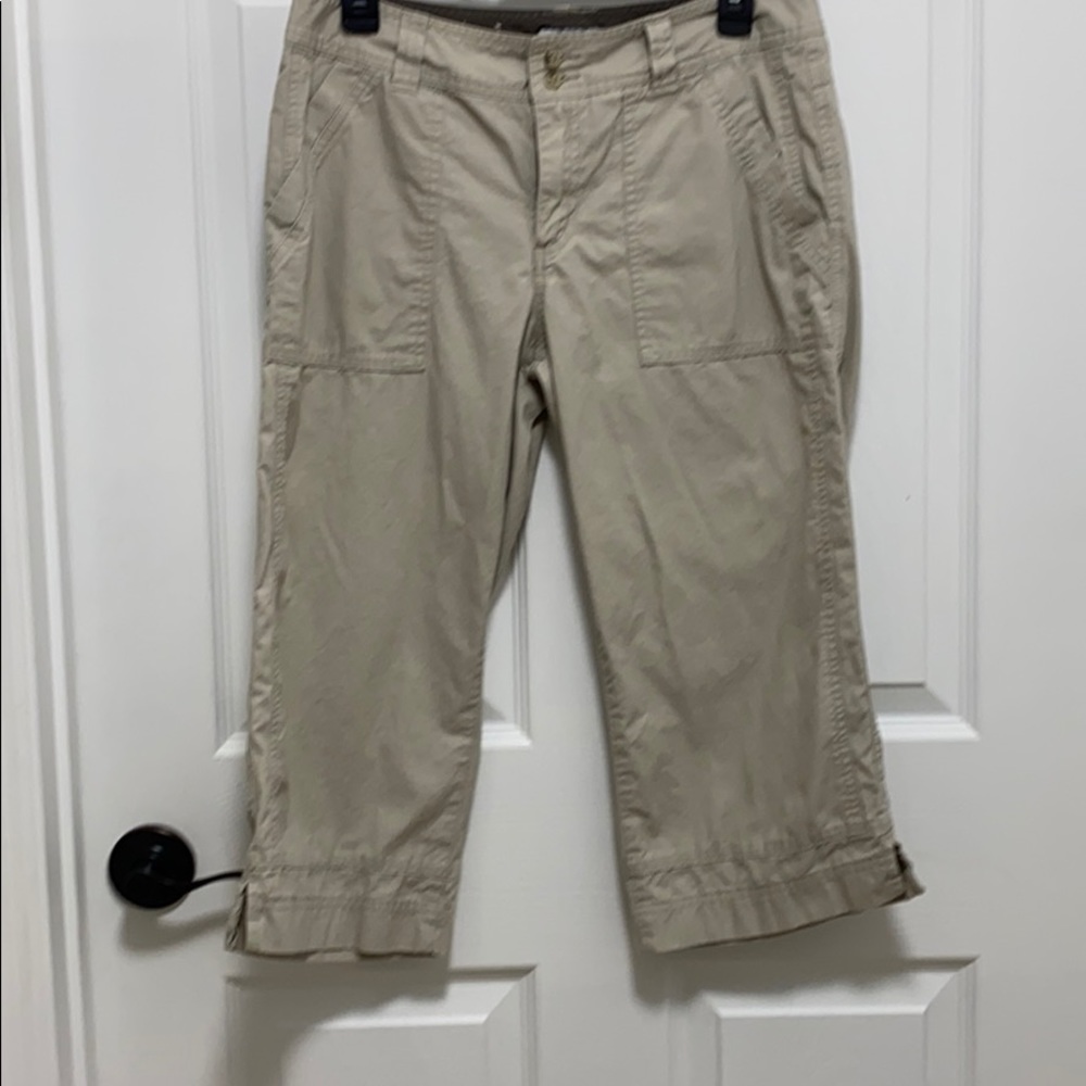 Columbia Women's Tan Capris